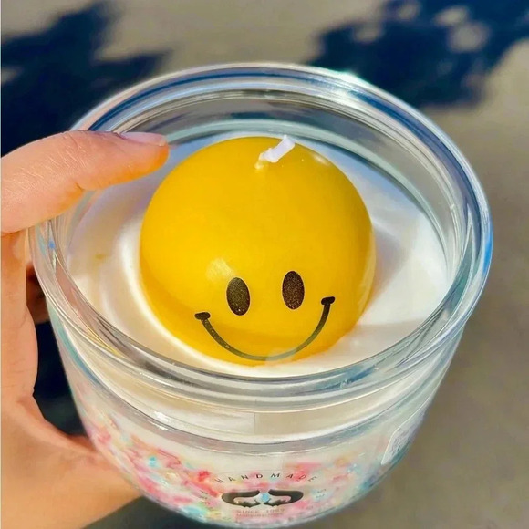 Smiley Confetti Candle New - Picture 2 of 2